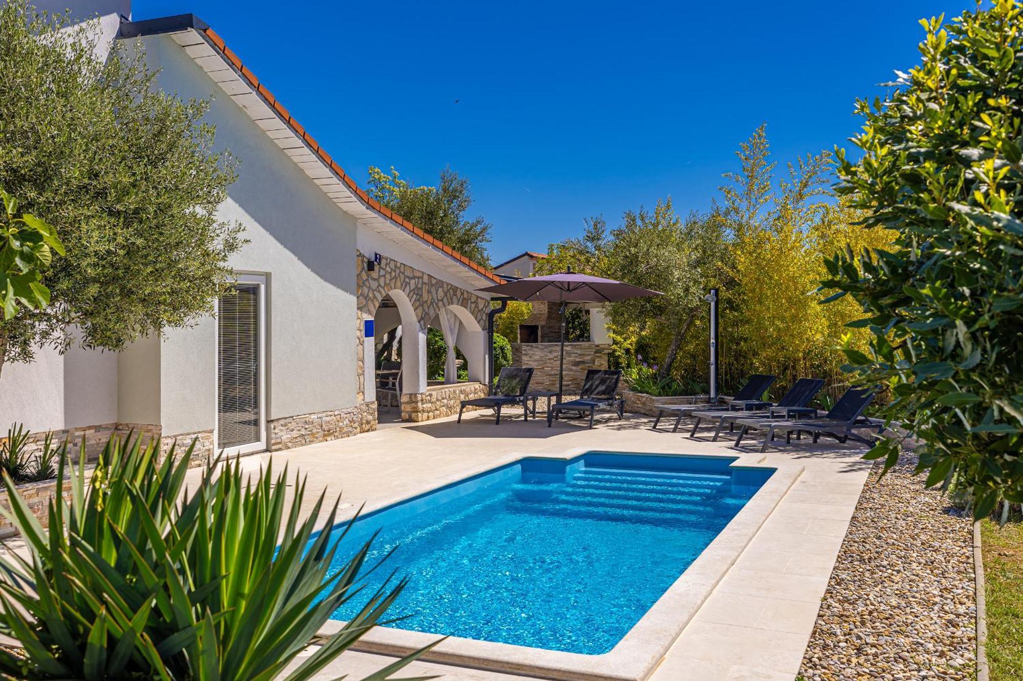 Holiday House Kai With Private Pool Pinezići Eksteriør bilde